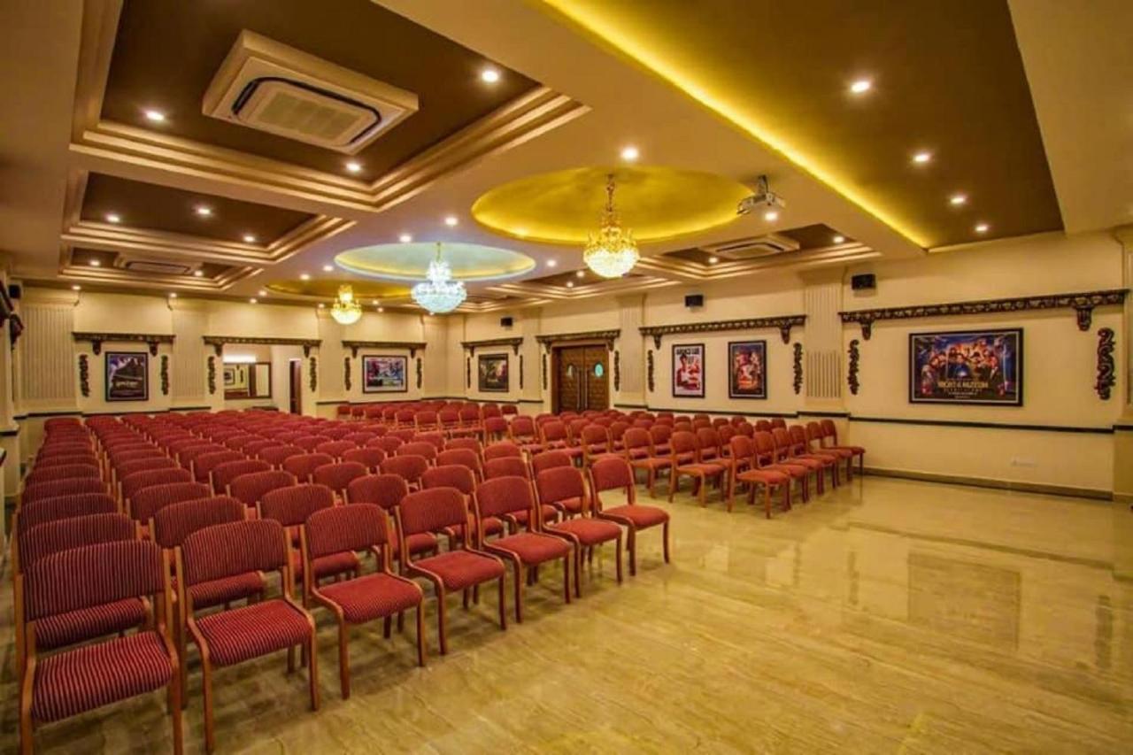 Cinemascope An Apart Hotel Chennai Eksteriør bilde